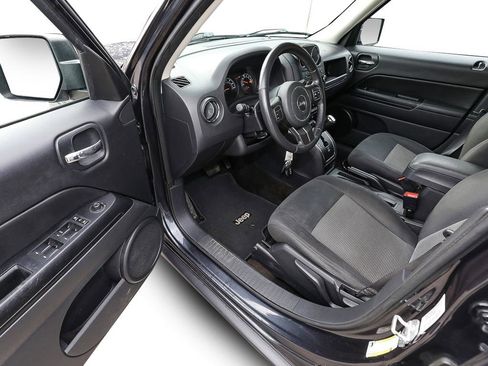 Used 2016 Jeep Patriot Latitude image 11