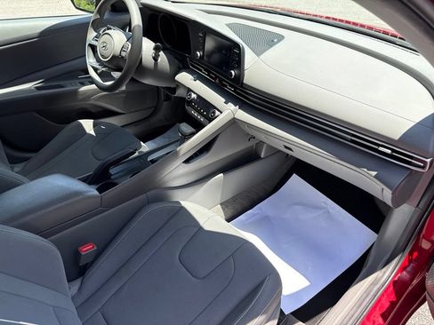 Used 2023 Hyundai Elantra SEL FWD image 11