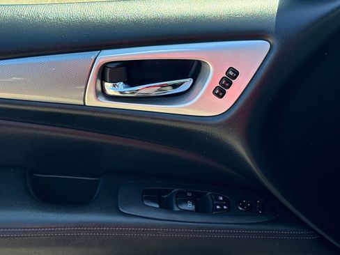 Used 2018 Nissan Pathfinder SL w/ Midnight Edition Package AWD/4WD image 36
