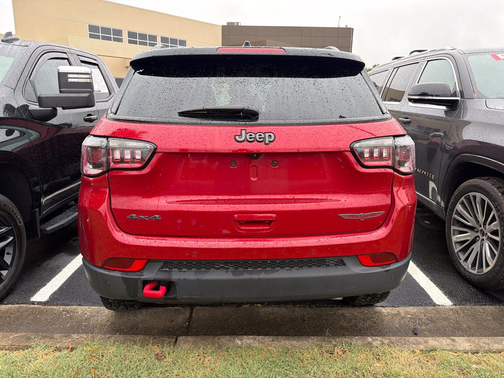 Used 2025 Jeep Compass Trailhawk AWD/4WD image 5