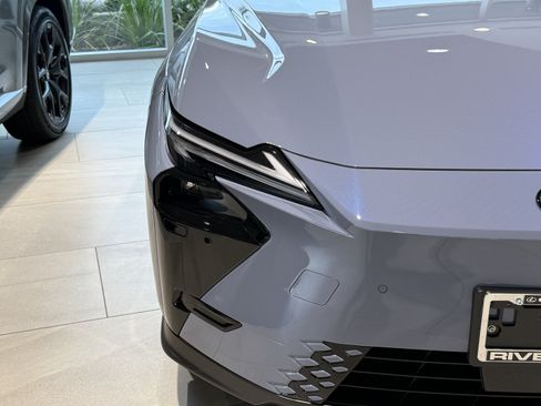New 2026 Lexus ES 350e FWD image 7