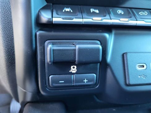 Used 2019 GMC Sierra 1500 AT4 w/ Off Road Performance Package image 28