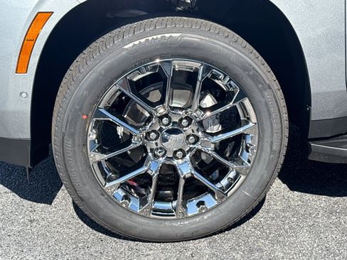 New 2026 GMC Yukon Denali w/ LPO, Floor Liner Package AWD/4WD image 15