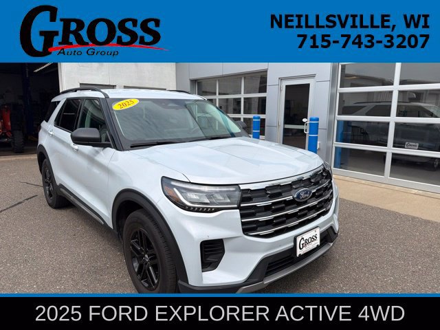 Used 2025 Ford Explorer Active AWD/4WD image 1