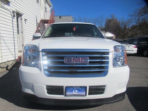 Used 2009 GMC Yukon 4WD Hybrid image 2
