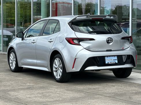 Used 2026 Toyota Corolla SE FWD image 5