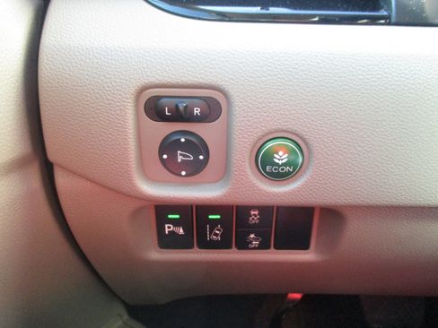 Used 2016 Honda Pilot Elite image 17