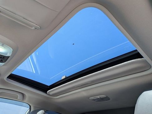 Used 2021 Subaru Crosstrek 2.5i Sport w/ Moonroof Package image 17