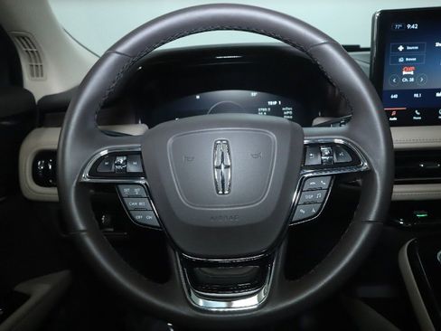 Used 2023 Lincoln Nautilus Reserve w/ Cargo Utility Package AWD/4WD image 23
