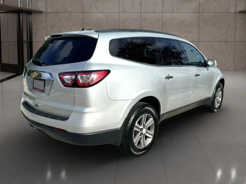 Used 2017 Chevrolet Traverse LT FWD image 3