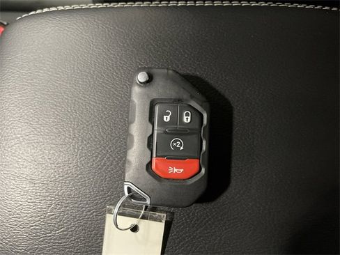 Used 2022 Jeep Gladiator Overland w/ Popular Equipment Package image 34