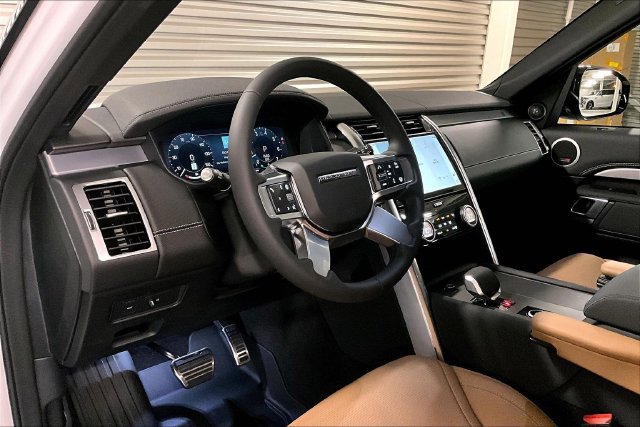 New 2026 Land Rover Discovery Limited Edition AWD/4WD image 7