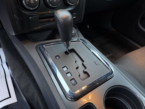 Used 2012 Dodge Challenger SXT image 19