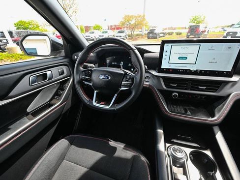 Certified 2025 Ford Explorer ST AWD/4WD image 34