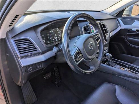 Used 2018 Volvo XC90 T5 Momentum w/ Convenience Package image 10