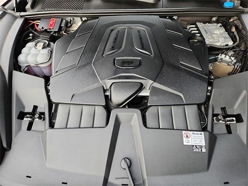 Used 2024 Porsche Cayenne image 33