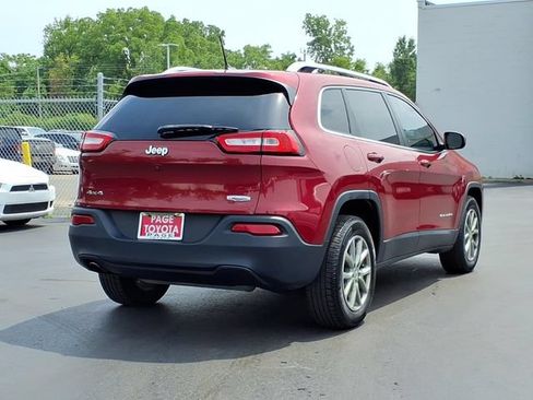 Used 2016 Jeep Cherokee Latitude w/ Cold Weather Group AWD/4WD image 4
