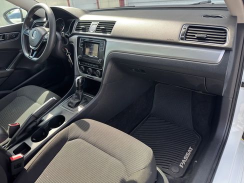 Used 2017 Volkswagen Passat 1.8T S FWD image 13