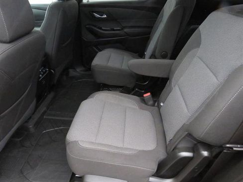 Used 2023 Chevrolet Traverse LT image 18