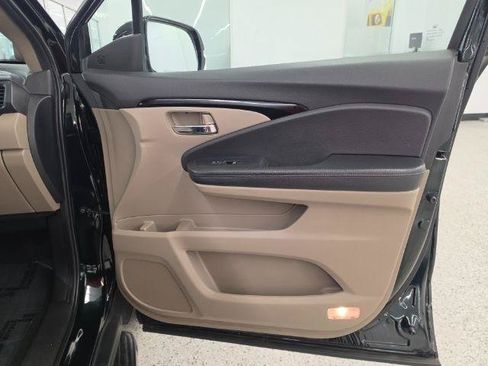 Used 2020 Honda Pilot Touring image 29