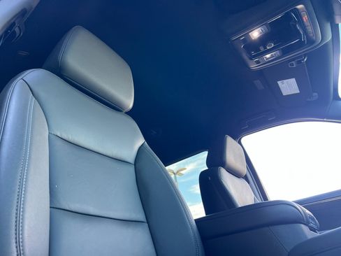 Used 2026 Chevrolet Tahoe LT RWD image 18
