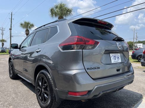 Used 2018 Nissan Rogue SV FWD image 5