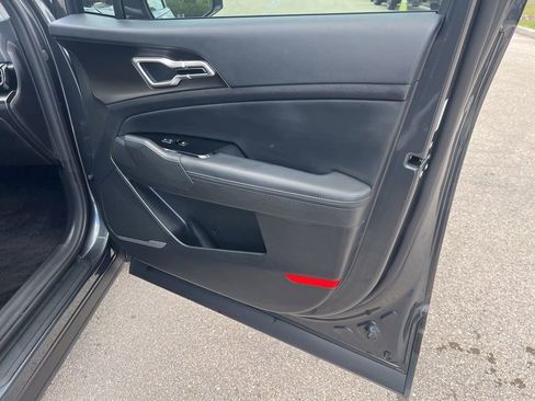 Used 2023 Kia Sportage EX image 44