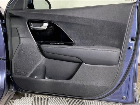 Used 2022 Kia Niro Touring Special Edition FWD image 23