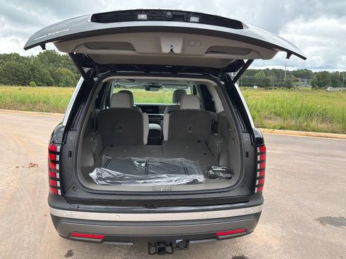 New 2026 Hyundai Palisade SEL Premium w/ Tow & Go Package FWD image 19