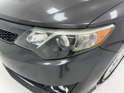 Used 2014 Toyota Camry SE FWD image 6