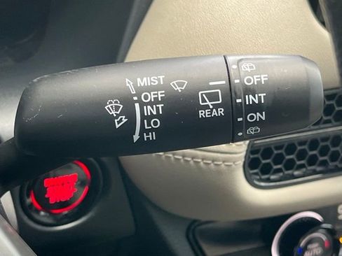 Used 2025 Honda HR-V LX image 34