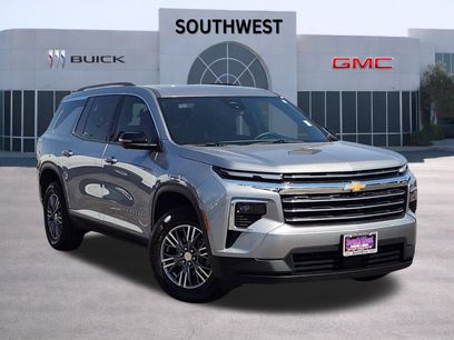 Used 2024 Chevrolet Traverse LT
