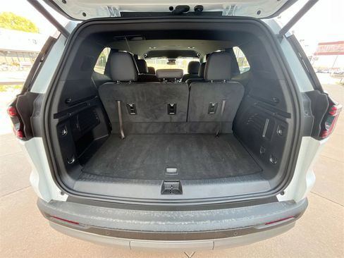 New 2025 GMC Acadia Elevation w/ Elevation Premium Package image 37