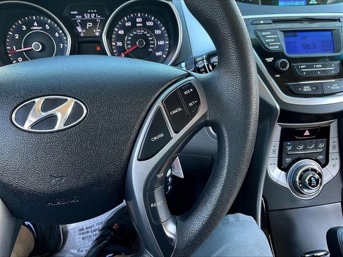 Used 2013 Hyundai Elantra Sedan FWD image 11