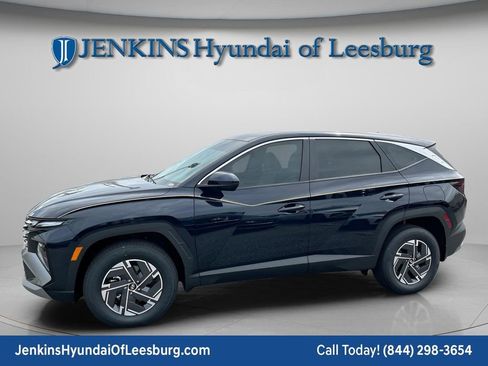 New 2026 Hyundai Tucson Blue SE image 10