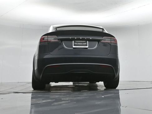 Used 2024 Tesla Model X image 45