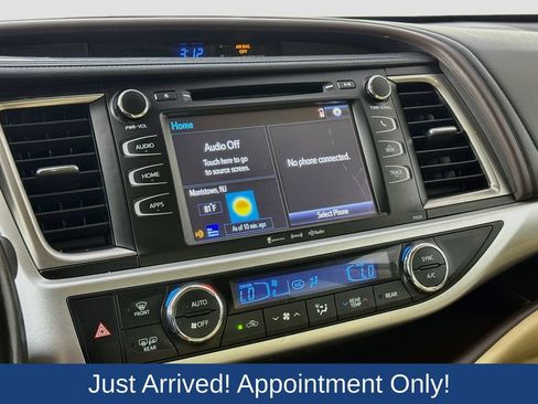 Used 2017 Toyota Highlander Plus w/ Protection Package #3 AWD/4WD image 17