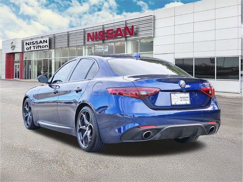 Used 2017 Alfa Romeo Giulia Ti w/ TI 19" Sport Package image 6