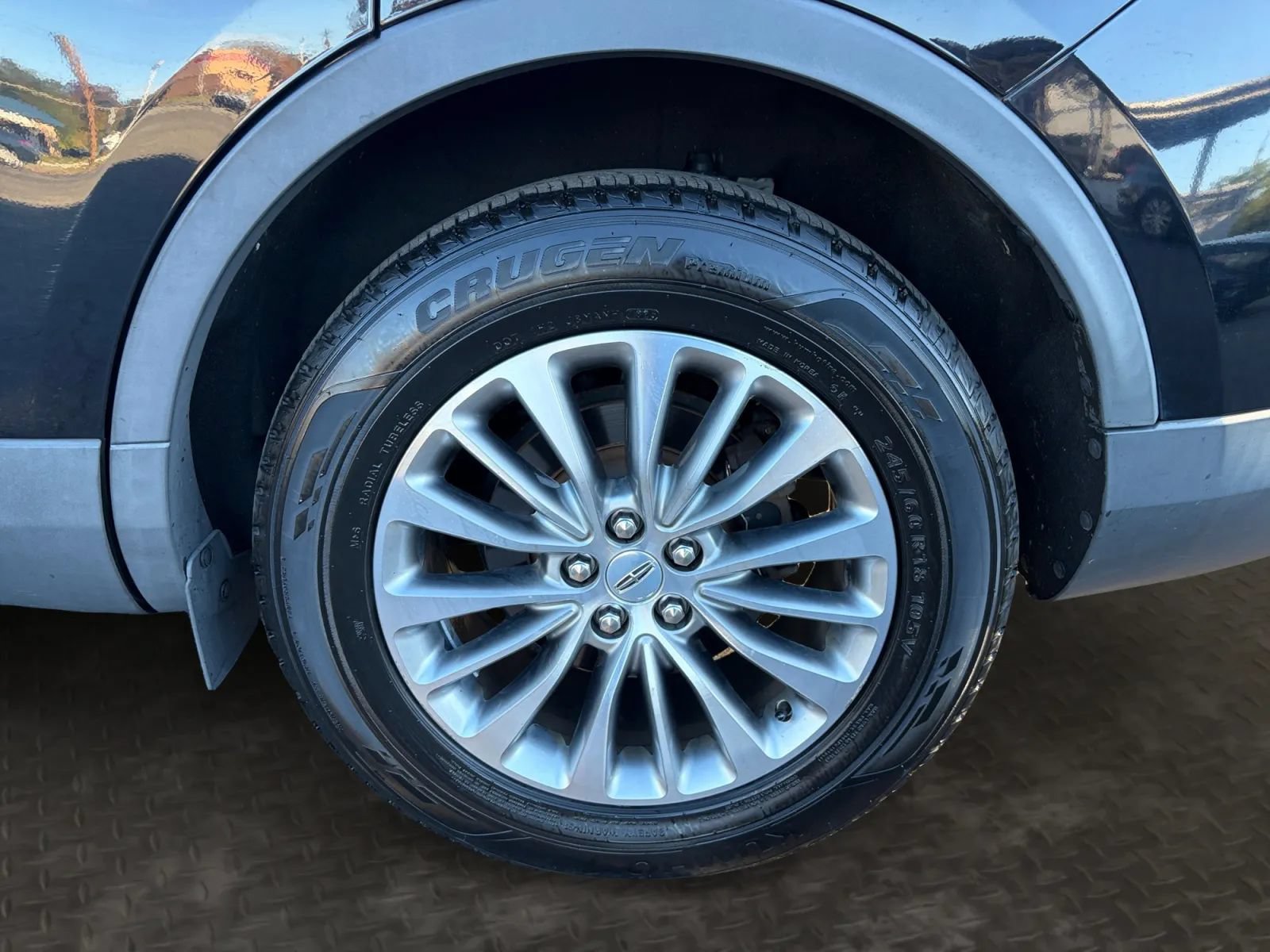 Used 2017 Lincoln MKX Select w/ Select Plus Package AWD/4WD image 41