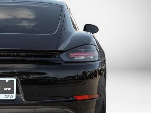 Used 2021 Porsche 718 Cayman w/ Premium Package RWD image 51