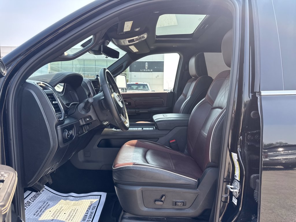 Used 2025 RAM 3500 Limited AWD/4WD image 30