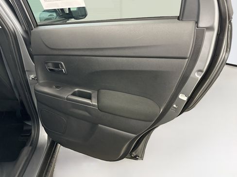 Used 2025 Mitsubishi Outlander Sport LE AWD/4WD image 30