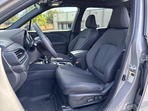 Used 2025 Subaru Forester Premium AWD/4WD image 4