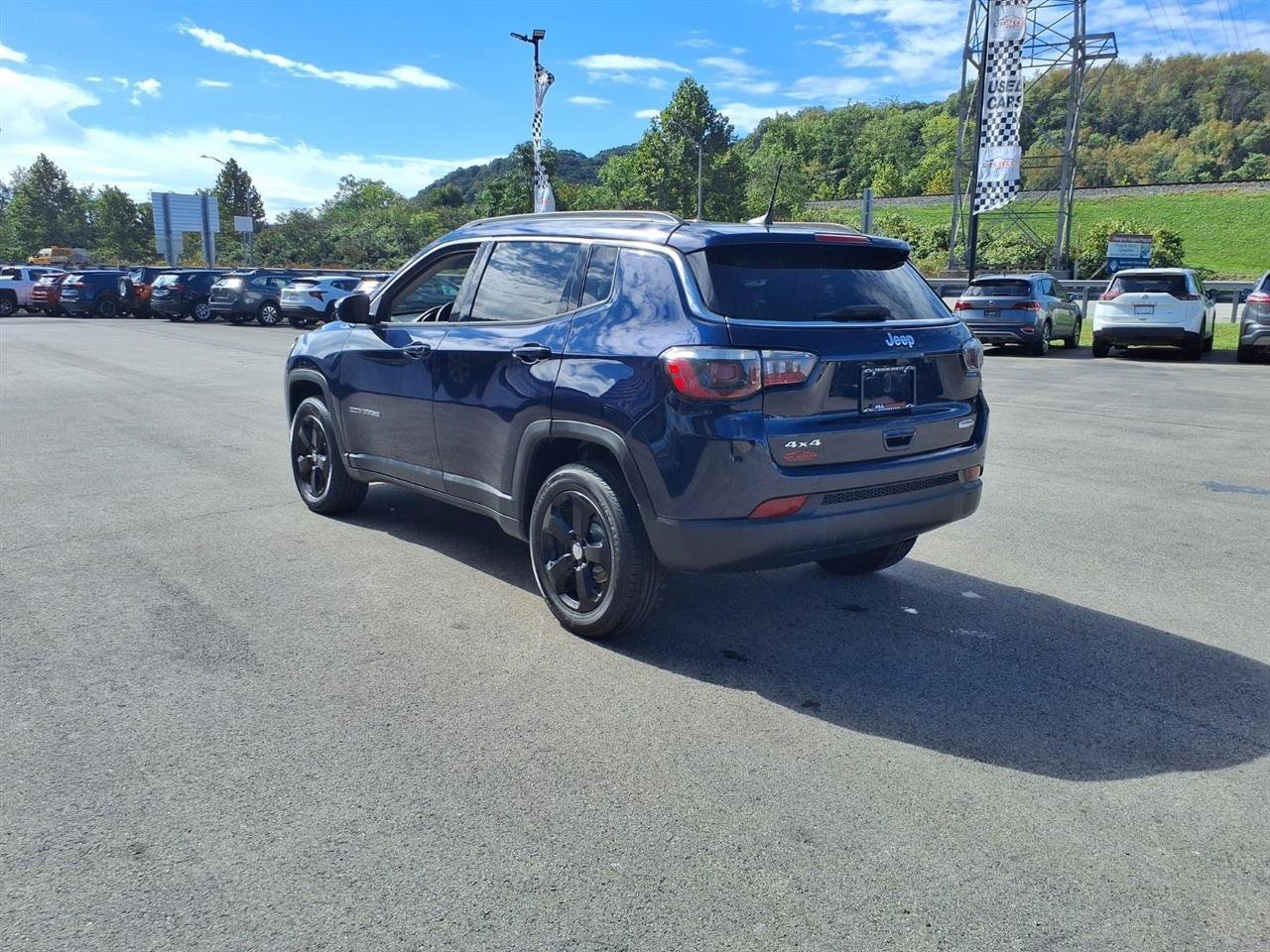 Used 2019 Jeep Compass Latitude AWD/4WD image 4