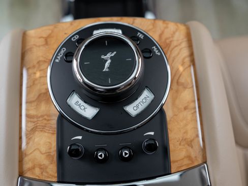 Used 2017 Rolls-Royce Ghost image 58