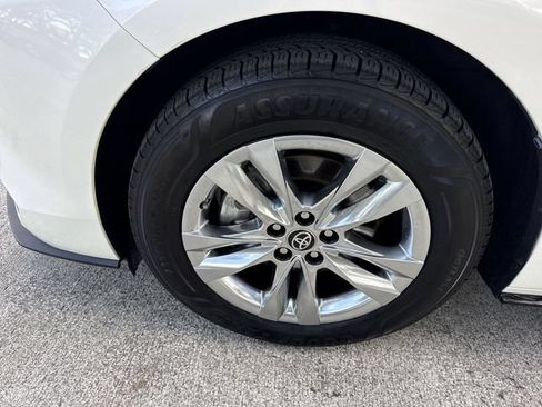 Used 2021 Toyota Sienna Limited FWD image 10