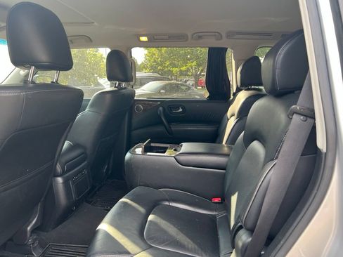 Used 2017 INFINITI QX80 4WD w/ Driver Assistance Package image 16