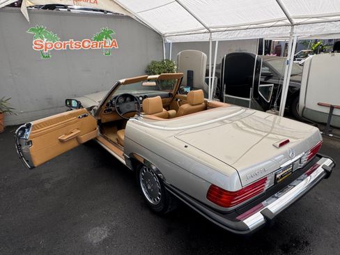 Used 1988 Mercedes-Benz 560 SL image 10