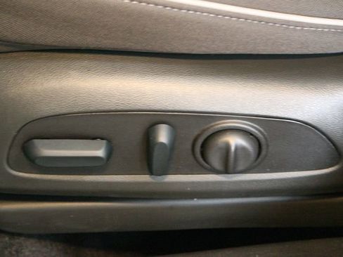 Used 2025 Chevrolet TrailBlazer LT w/ Convenience Package image 19