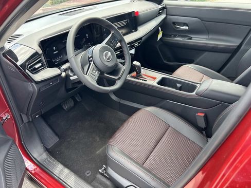 New 2026 Nissan Kicks SR AWD/4WD image 14